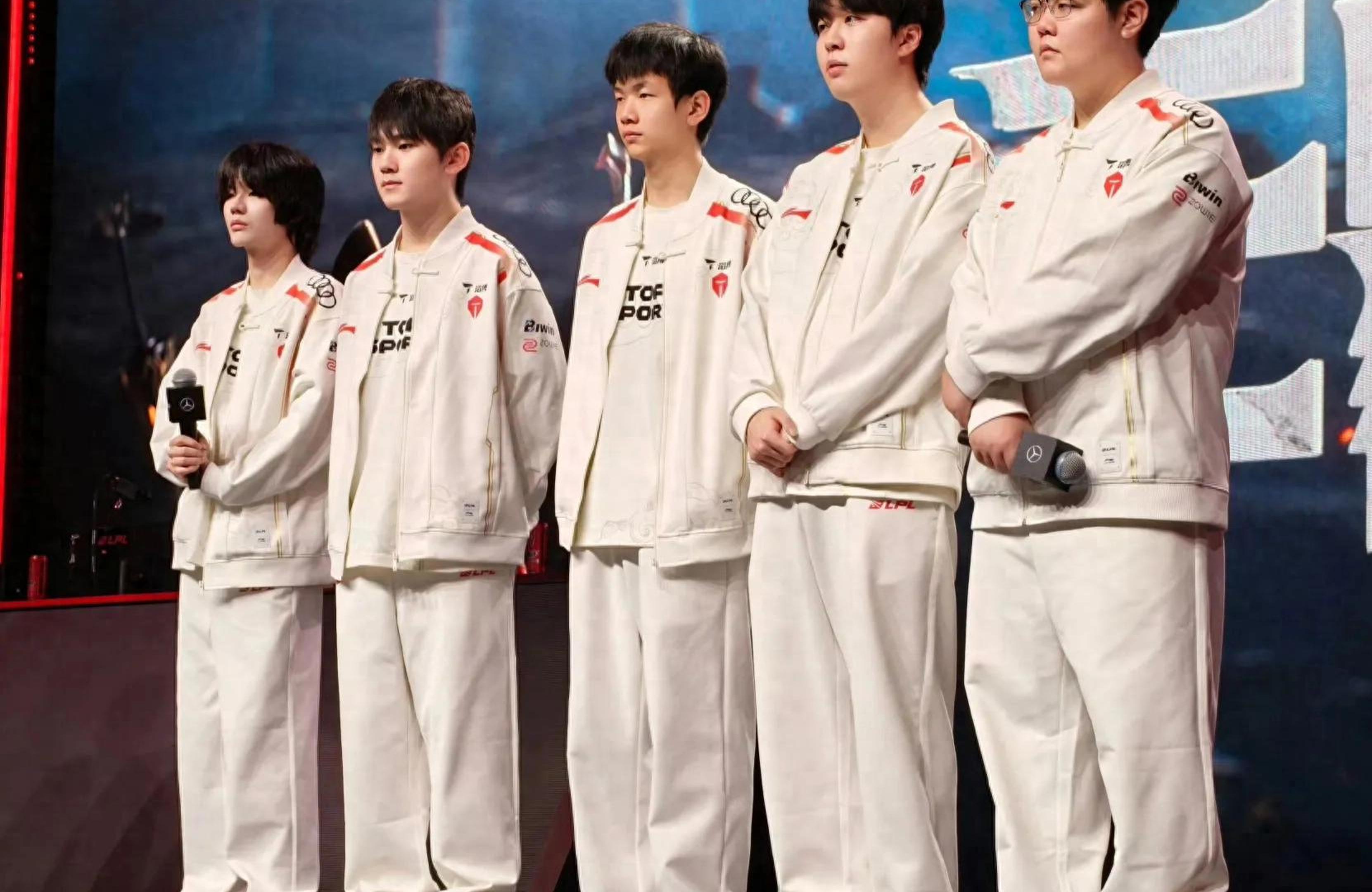 DRX鏖战TES，Perkz关键团战开团秒人宿敌对决八强赛，点燃全场激情