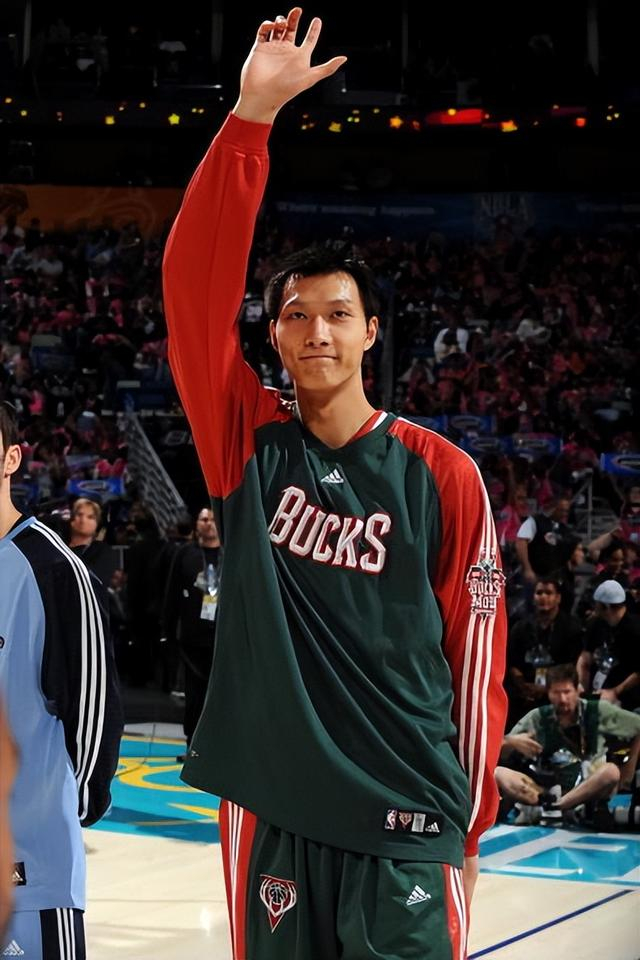 山西队鏖战新疆队，易建联带队取胜