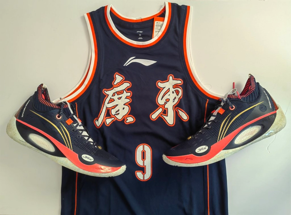 山西队鏖战新疆队，易建联带队取胜