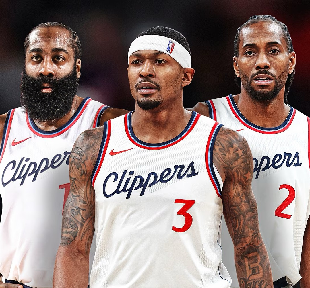 湖人完胜山东队,范弗利特状态火热 湖人完胜山东队,范弗利特状态火热