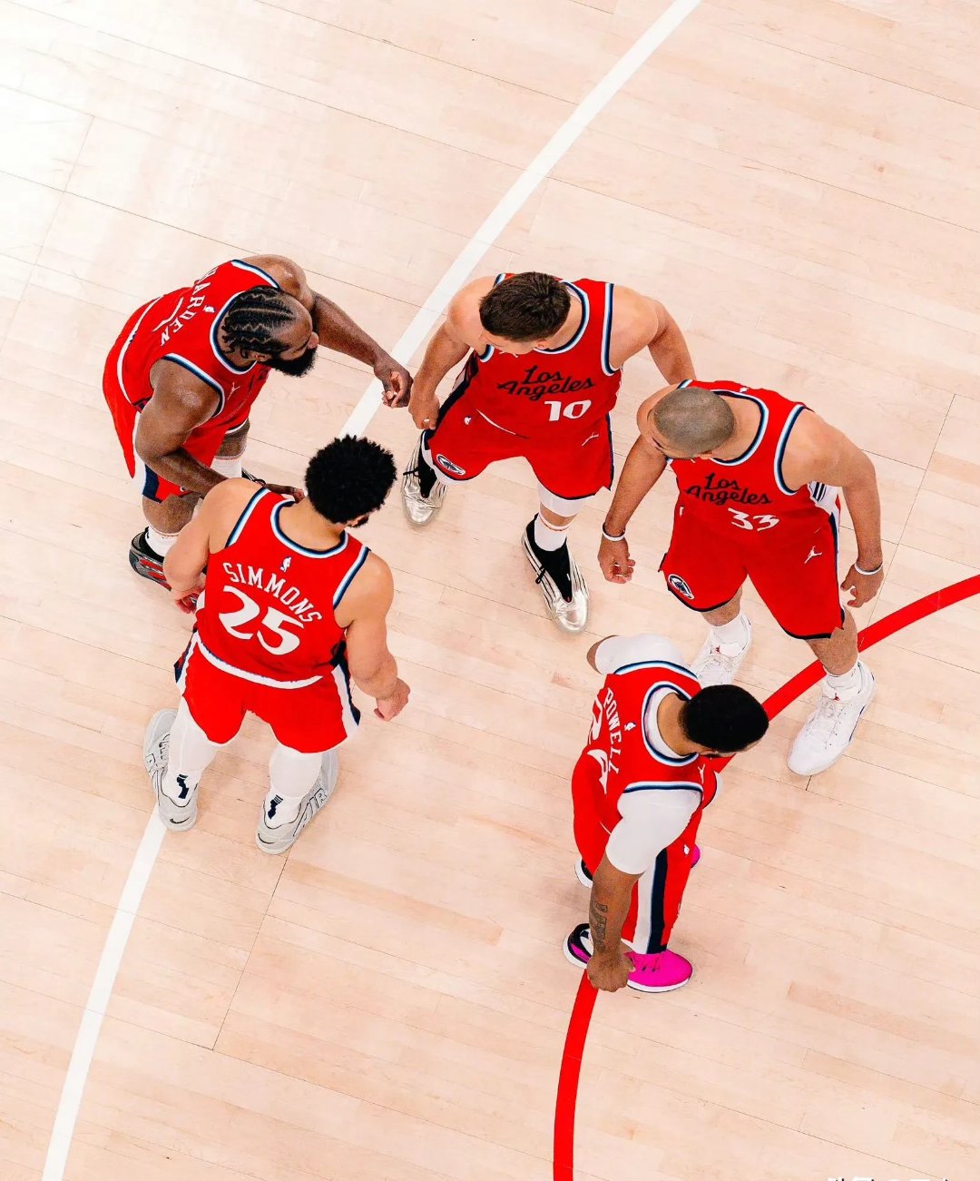 四川队逆转76人,哈登统治全场 四川队逆转76人,哈登统治全场