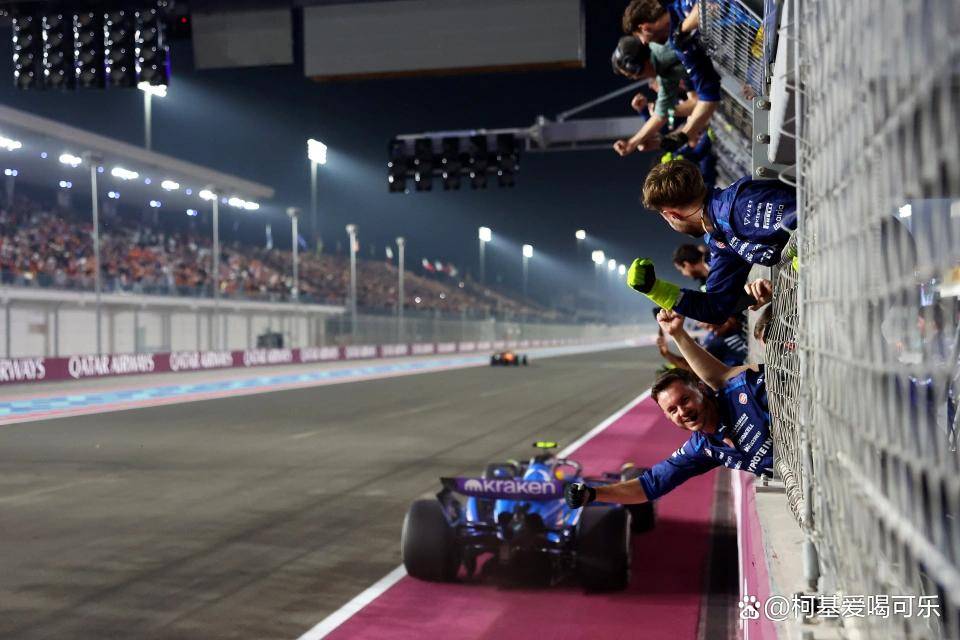 迈凯伦鏖战索伯车队,维斯塔潘点燃赛场 迈凯伦鏖战索伯车队,维斯塔潘点燃赛场