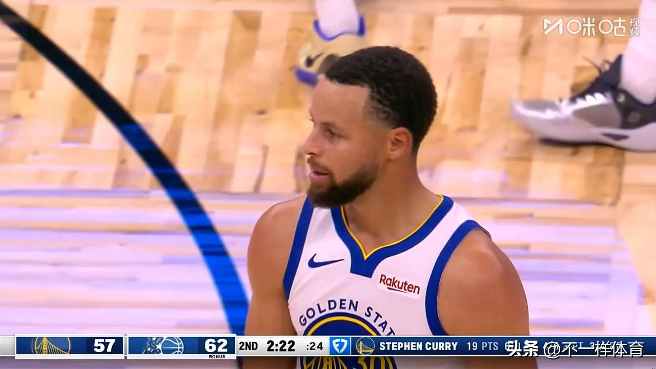 深圳队力克魔术，库里状态火热