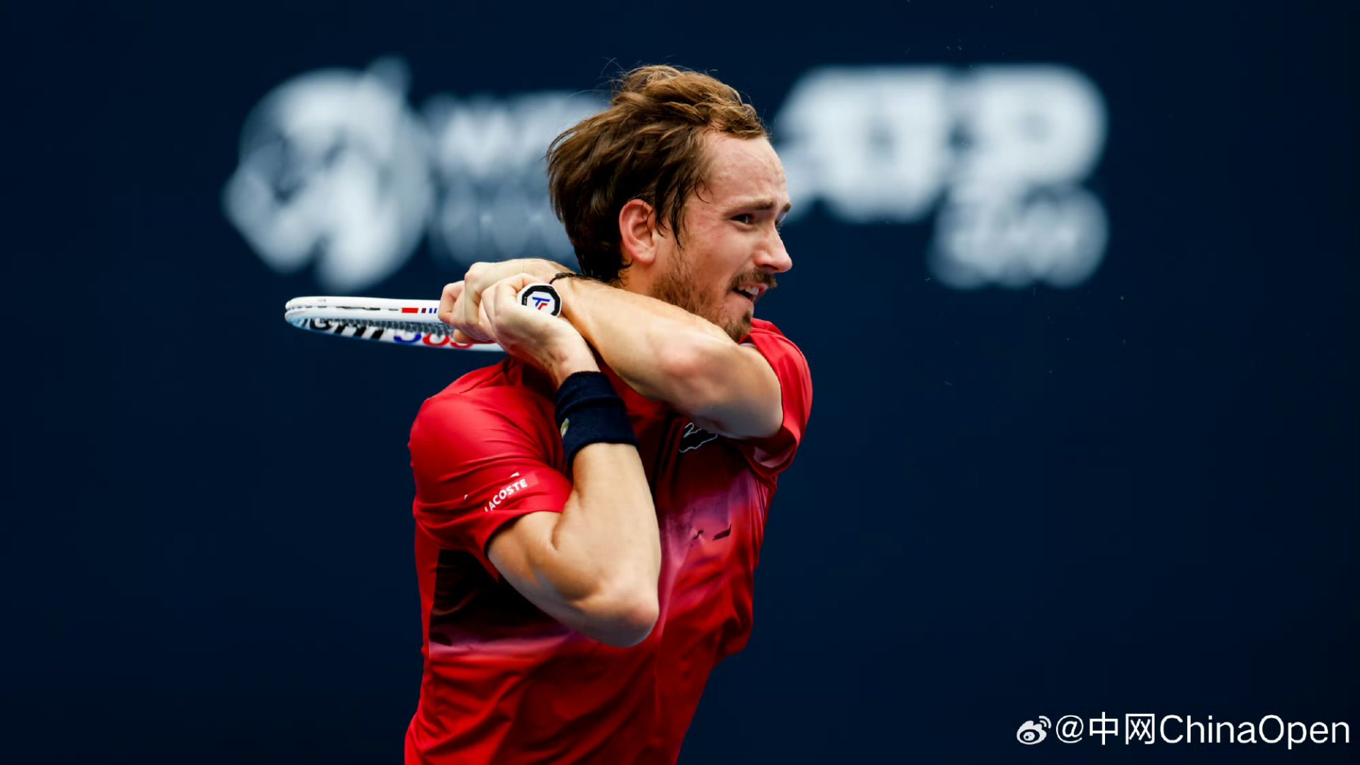 澳网碾压ATP总决赛,梅德韦杰夫点燃赛场 澳网碾压ATP总决赛,梅德韦杰夫点燃赛场